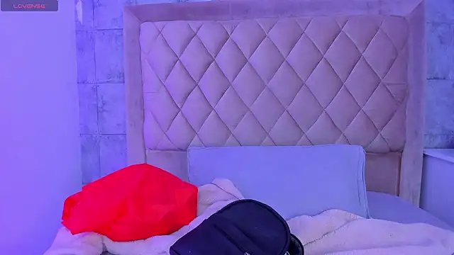 Snapshot of CleoFoxx_ chatting on 02/05/26, 02:02 CleoFoxx online show from 02/05/26, 02:02