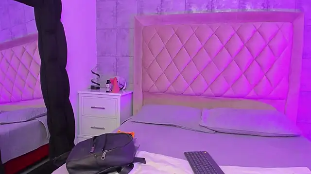 Snapshot of CleoFoxx_ chatting on 02/09/26, 01:20 CleoFoxx online show from 02/09/26, 01:20