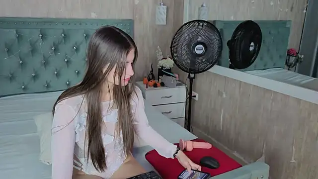 Miia Velvett online show from 03/12/26, 02:54