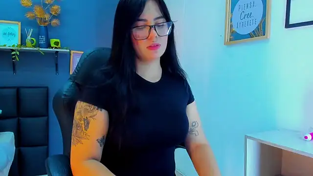 eliza pink24 online show from 02/12/26, 09:47