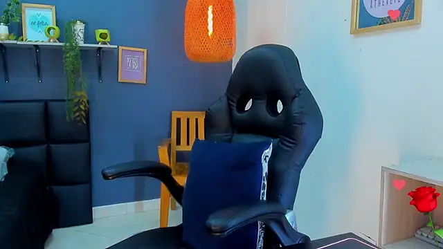 eliza pink24 online show from 02/20/26, 09:39