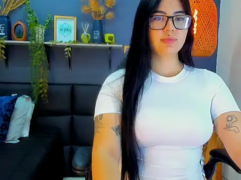 eliza pink24 online show from 02/02/26, 09:25