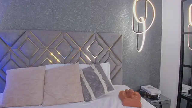 Bella-Swant online show from 02/22/26, 11:45