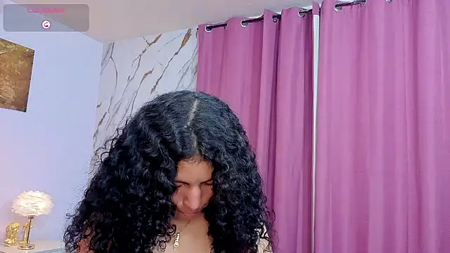 Zoe-yanin online show from 02/10/26, 07:02