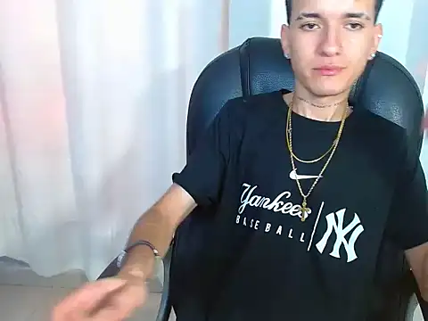 Snapshot of eroboyxox chatting on 02/25/26, 08:08 eroboyxox online show from 02/25/26, 08:08