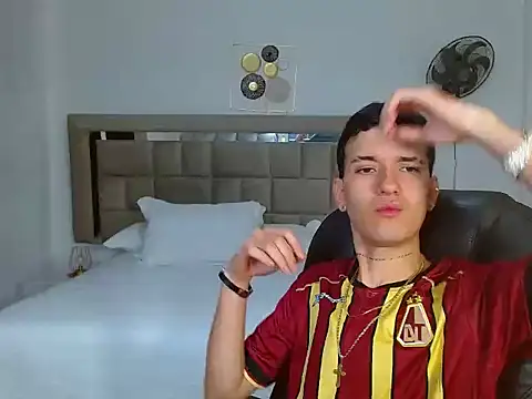 Snapshot of eroboyxox chatting on 02/23/26, 08:20 eroboyxox online show from 02/23/26, 08:20