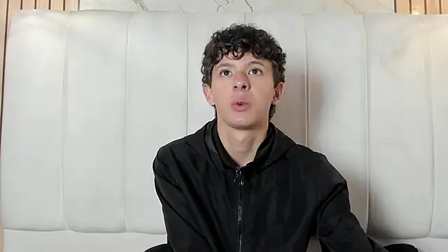 Snapshot of David_Roy_ chatting on 02/23/26, 01:01 David Roy online show from 02/23/26, 01:01