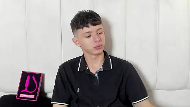 Snapshot of David_Roy_ chatting on 02/26/26, 01:33 David Roy online show from 02/26/26, 01:33