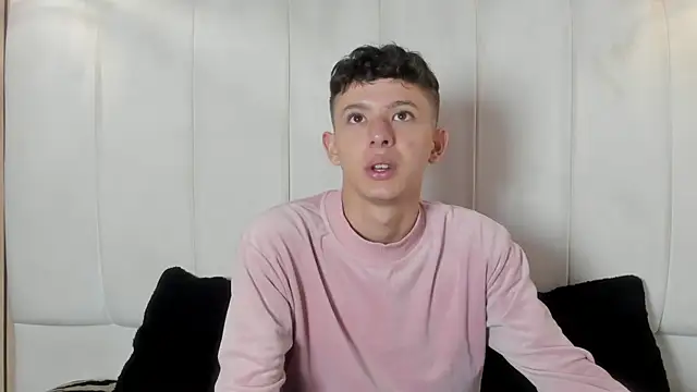 Snapshot of David_Roy_ chatting on 03/01/26, 02:06 David Roy online show from 03/01/26, 02:06