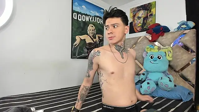 Snapshot of logan_smith02 chatting on 02/07/26, 10:12 logan smith02 online show from 02/07/26, 10:12