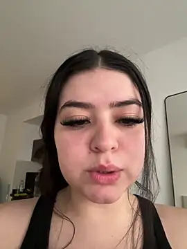 lolaaculaa online show from 06/05/26, 01:28