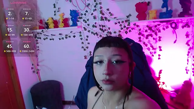 mia bloom2 online show from 05/17/26, 04:12