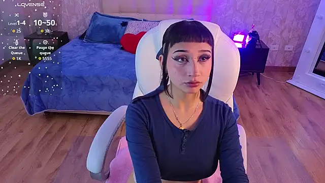 mia bloom2 online show from 06/15/26, 05:29