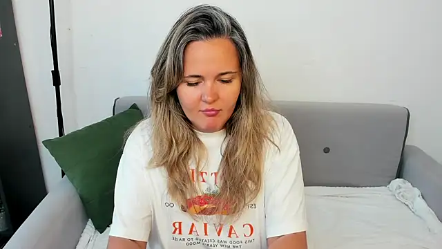 LilyBel online show from 06/10/26, 01:07