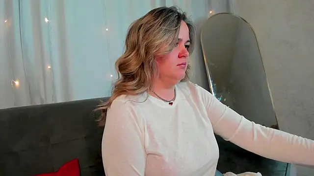 LilyBel online show from 05/19/26, 01:10
