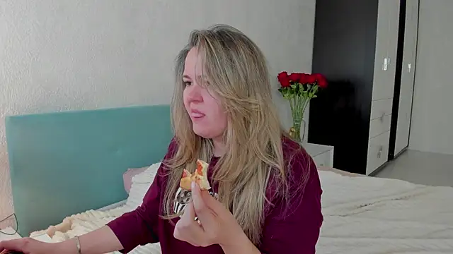 LilyBel online show from 05/12/26, 01:02
