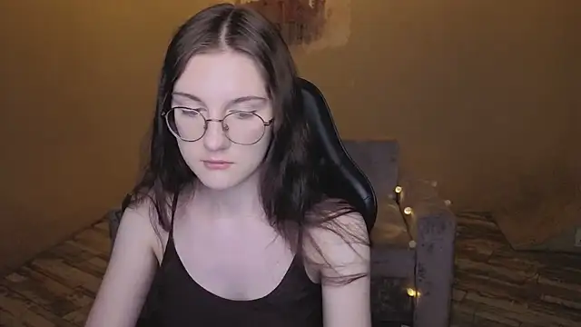 Snapshot of VixenLight chatting on 02/13/26, 09:31 VixenLight online show from 02/13/26, 09:31