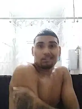 Snapshot of MickeySexyyy chatting on 05/14/26, 04:26 MickeySexyyy online show from 05/14/26, 04:26