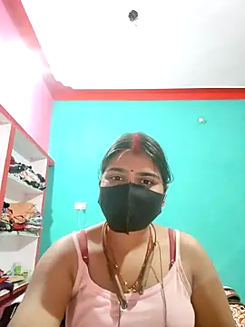 Divyanshi hott online show from 02/04/26, 02:01