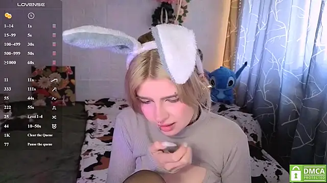 MoonlightGrace online show from 04/07/26, 01:13