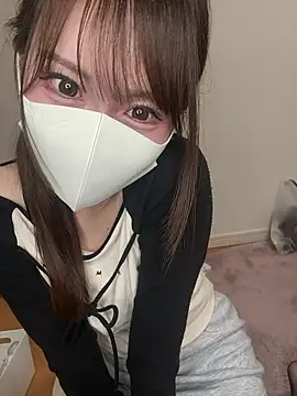 Snapshot of momo_mm chatting on 05/13/26, 12:56 momo mm online show from 05/13/26, 12:56