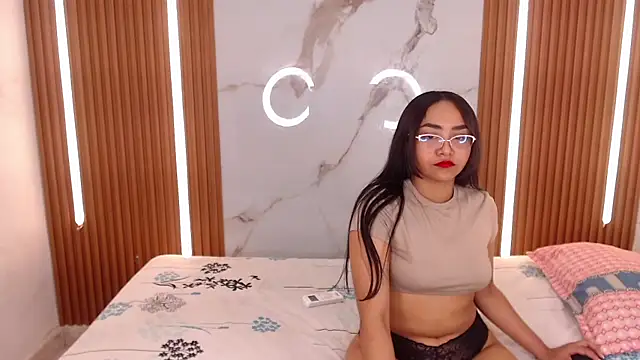 kelsiee hills online show from 02/08/26, 12:14