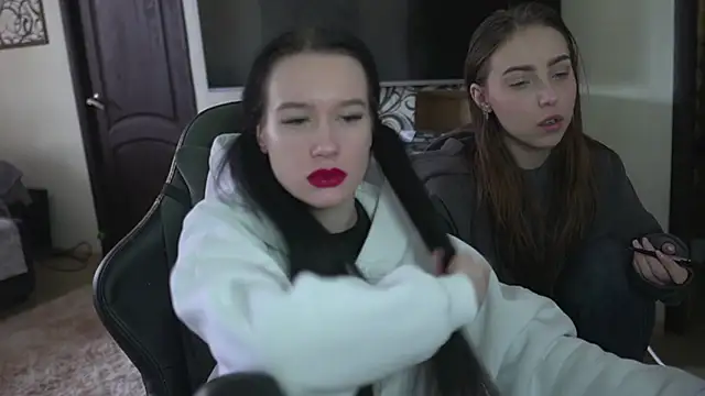 Snapshot of Carolina_G0lden chatting on 02/06/26, 09:27 Carolina G0lden online show from 02/06/26, 09:27