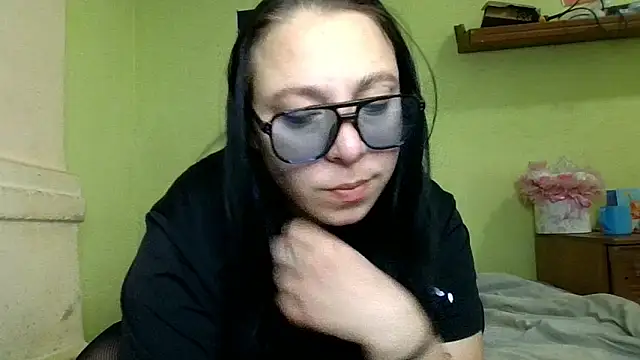 MillaSourety online show from 04/21/26, 07:04
