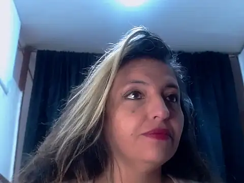 Snapshot of KENDRA-HONEY chatting on 02/17/26, 01:08 KENDRA-HONEY online show from 02/17/26, 01:08