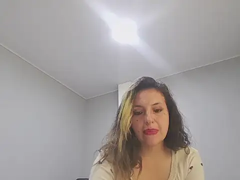 KENDRA-HONEY online show from 04/17/26, 02:20