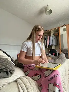 Paige love online show from 04/19/26, 10:27