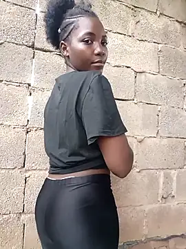 Snapshot of Bald_gee chatting on 02/17/26, 06:33 Bald gee online show from 02/17/26, 06:33