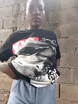 Snapshot of Bald_gee chatting on 02/14/26, 07:08 Bald gee online show from 02/14/26, 07:08