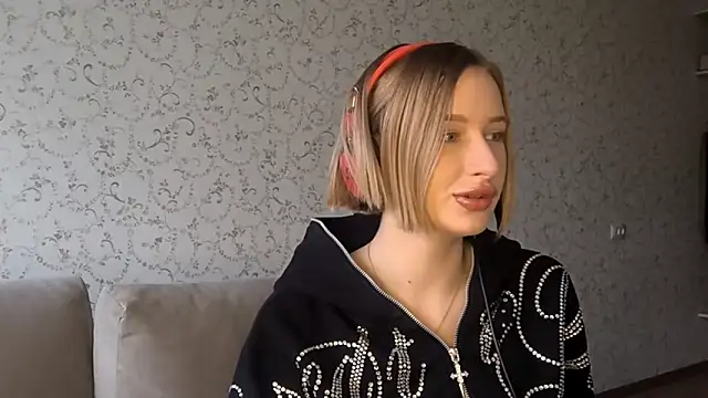 DeliciaBagnoli online show from 03/18/26, 02:19