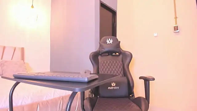 Becca hill  online show from 02/14/26, 12:05