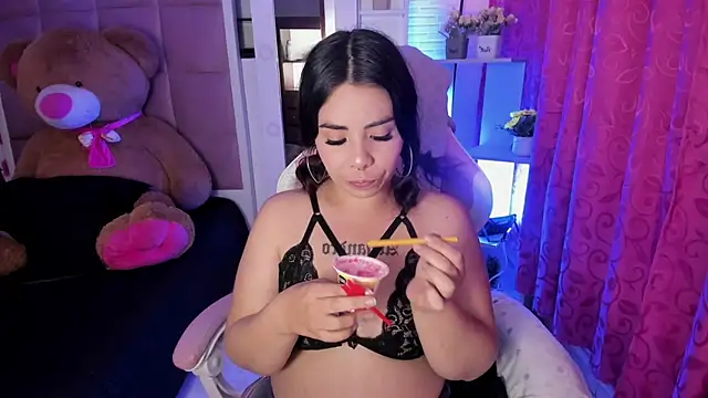 liany taylor online show from 04/24/26, 02:46