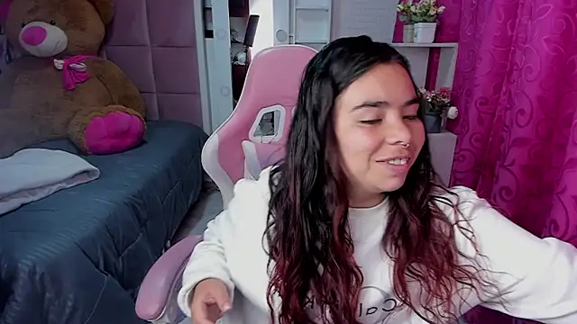 Snapshot of liany_taylor chatting on 02/15/26, 02:56 liany taylor online show from 02/15/26, 02:56