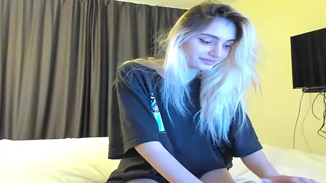 Lesyalisss online show from 04/08/26, 01:07