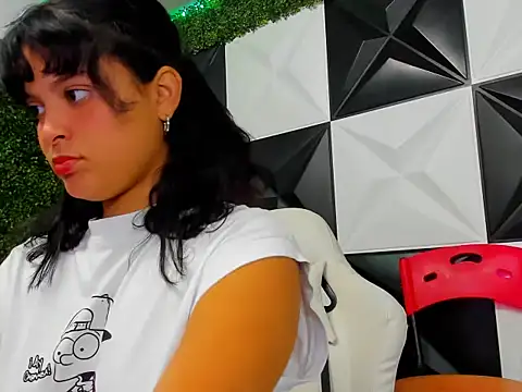 Snapshot of Andrea_girlx chatting on 02/11/26, 03:01 Andrea girlx online show from 02/11/26, 03:01