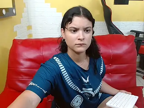 Snapshot of Andrea_girlx chatting on 02/23/26, 05:13 Andrea girlx online show from 02/23/26, 05:13