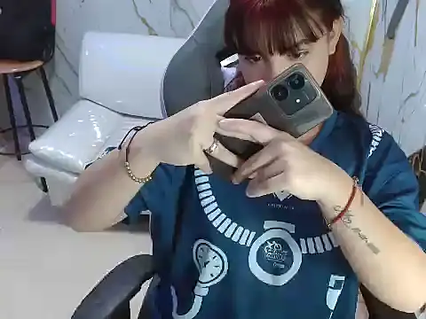 Snapshot of Andrea_girlx chatting on 02/04/26, 01:28 Andrea girlx online show from 02/04/26, 01:28