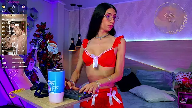 kylliefox  online show from 12/19/25, 01:24