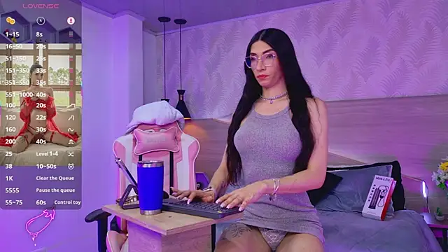 kylliefox  online show from 05/20/26, 01:30