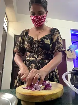 Snapshot of kavyababy00 chatting on 02/18/26, 06:22 kavyababy00 online show from 02/18/26, 06:22