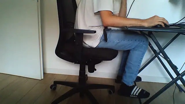 andre italy online show from 05/04/26, 03:48