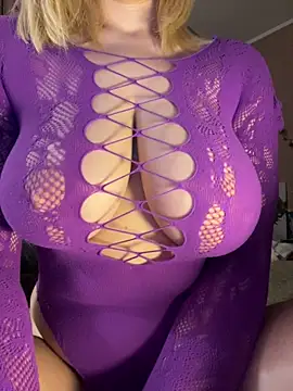 Best-B00bs online show from 12/19/25, 10:01