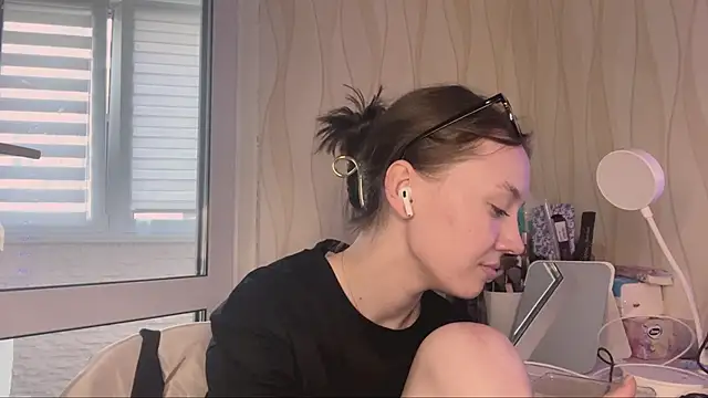 KimberleyBarfield online show from 04/14/26, 03:06