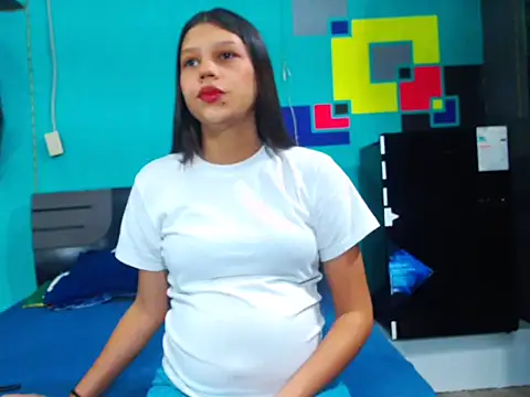 Snapshot of analyn-2027 chatting on 02/11/26, 12:54 analyn-2027 online show from 02/11/26, 12:54