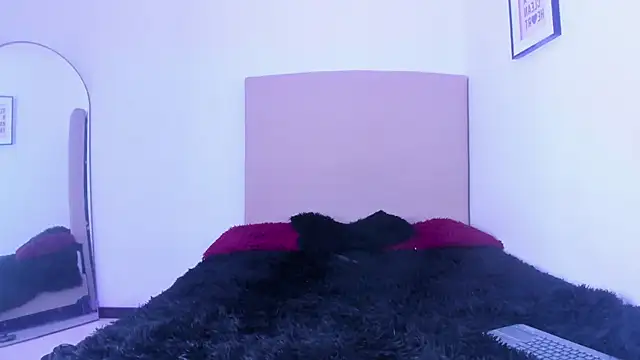 im tiffany  online show from 02/19/26, 05:04