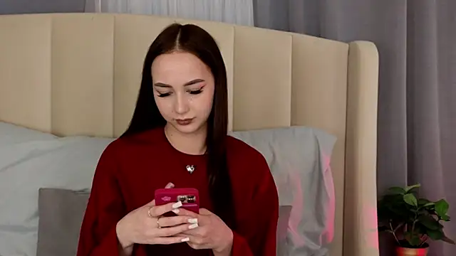 Snapshot of KiraLoo chatting on 07/16/26, 04:15 KiraLoo online show from 07/16/26, 04:15